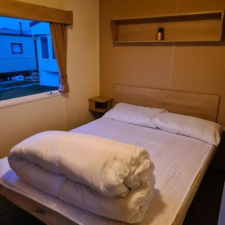 Cosy, Family Caravan Near The Beach Clacton-on-Sea Buitenkant foto