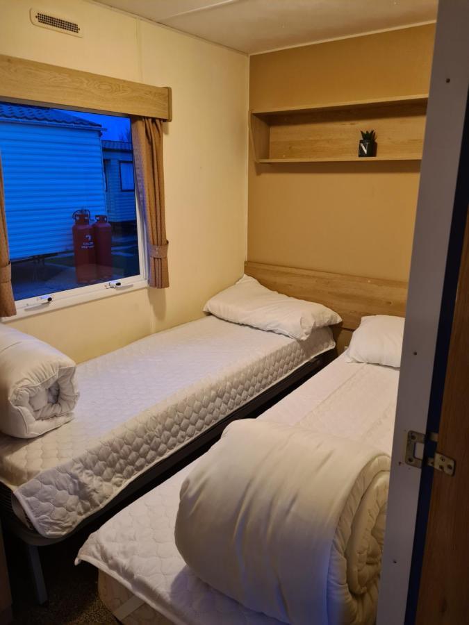 Cosy, Family Caravan Near The Beach Clacton-on-Sea Buitenkant foto