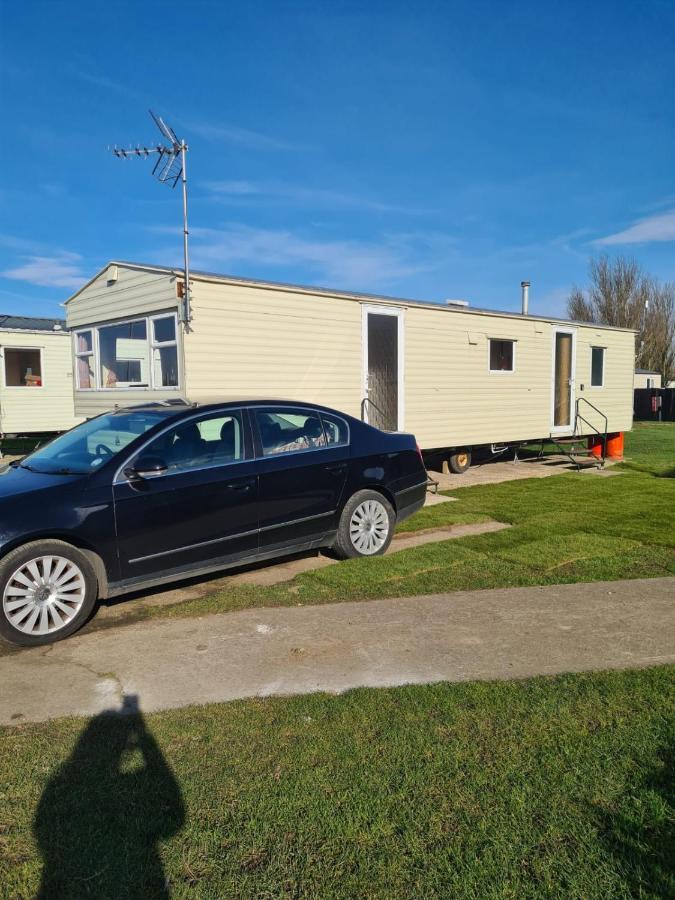 Cosy, Family Caravan Near The Beach Clacton-on-Sea Buitenkant foto